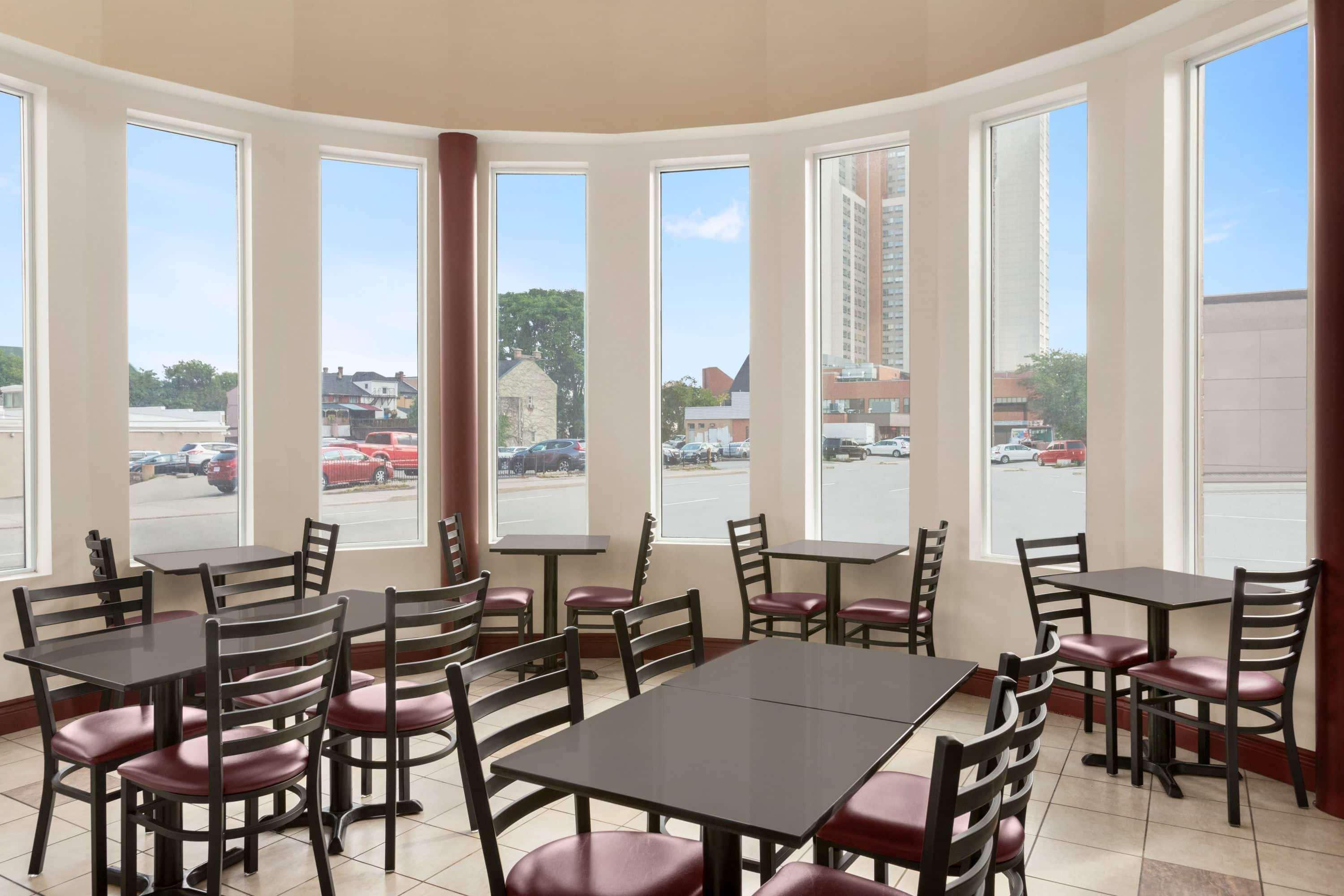 Days Inn By Wyndham Hamilton - Downtown Esterno foto