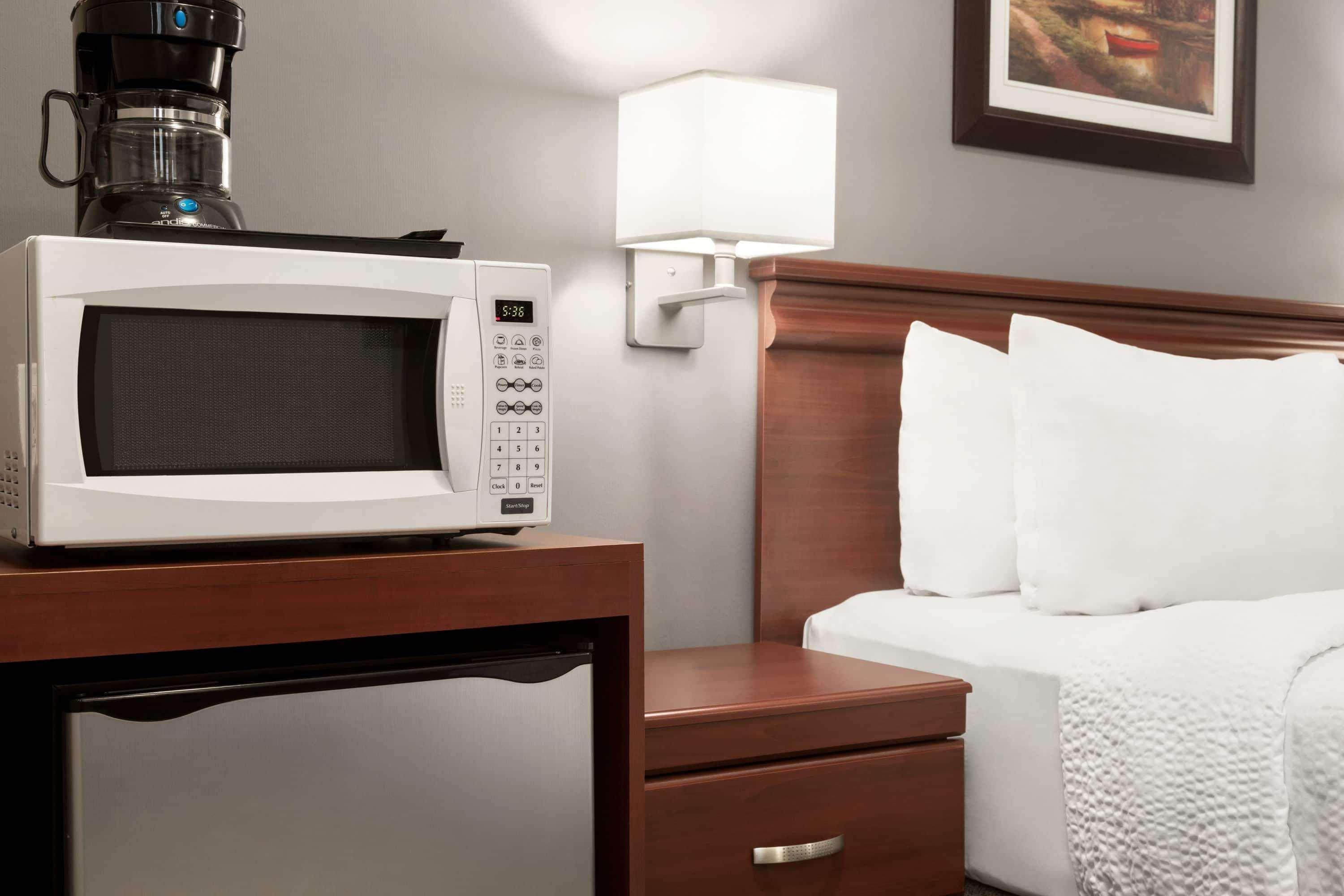Days Inn By Wyndham Hamilton - Downtown Esterno foto