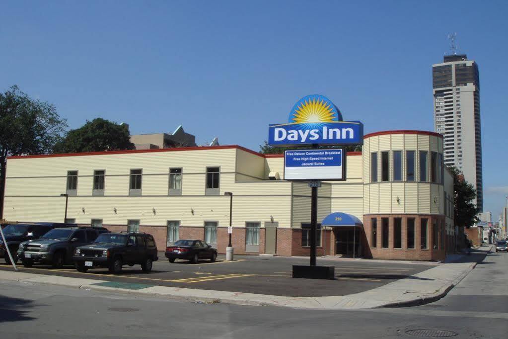 Days Inn By Wyndham Hamilton - Downtown Esterno foto